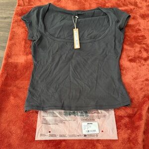 Classic Scoop Neck Short Sleeve Top - Charcoal